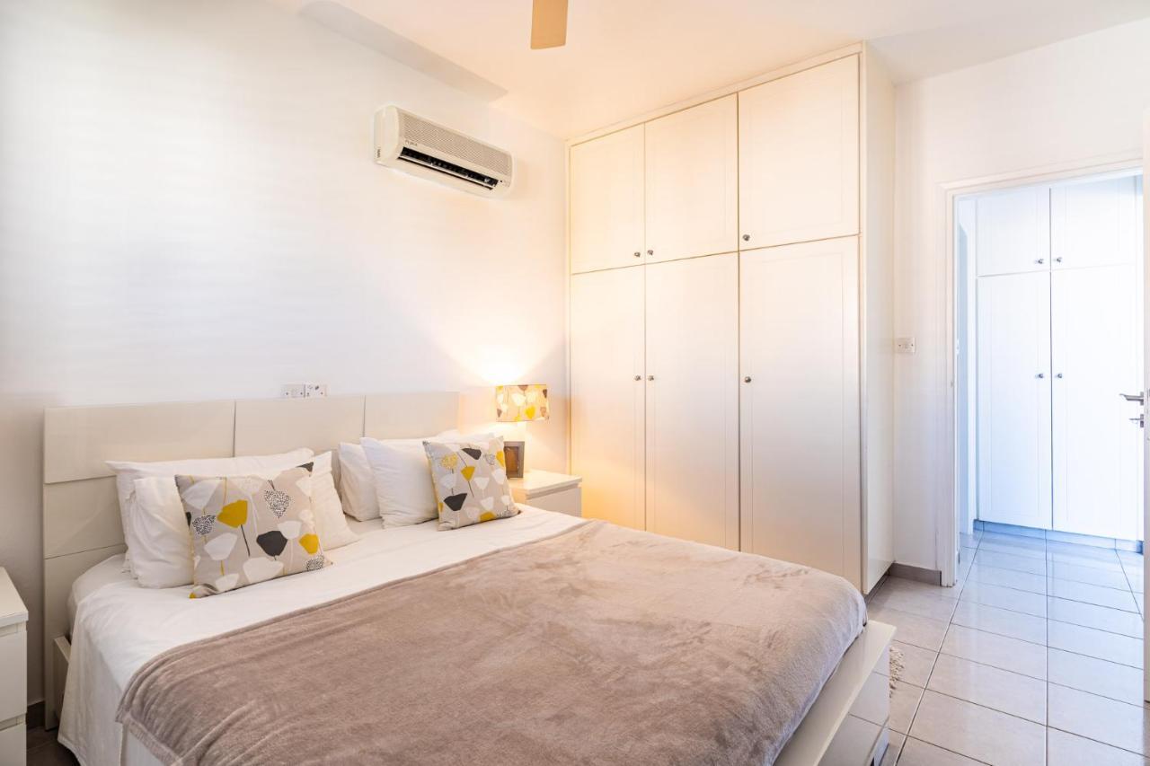 Summer Breeze Holiday Apartment With Pool Paphos Exterior foto